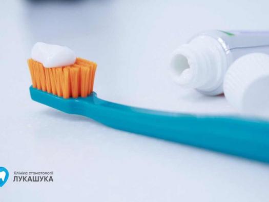 Зубная паста для брекетов и зачем чистить зубы с брекетами