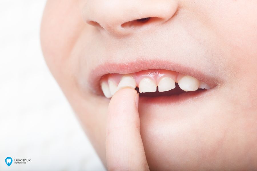 Зубная боль при надавливании: почему возникает и что делать?