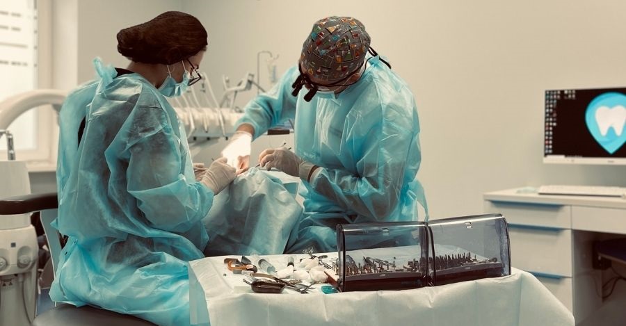 Імлантація зубів в Клініці Лукашука