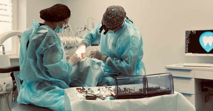 Имлантация зубов в Клинике Лукашука