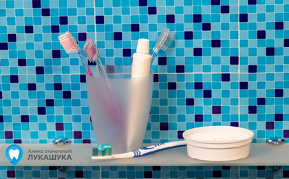 Как отбелить зубы с помощью перекиси водорода в домашних условиях: польза и вред процедуры, рецепты