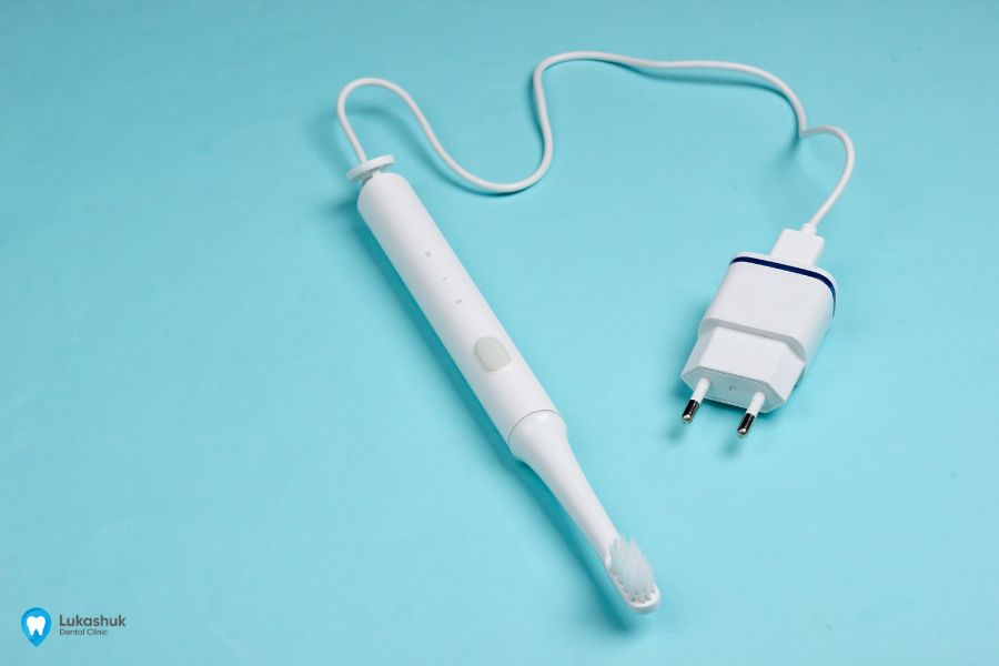 Электрическая зубная щетка | Клиника Лукашука - Фото 3